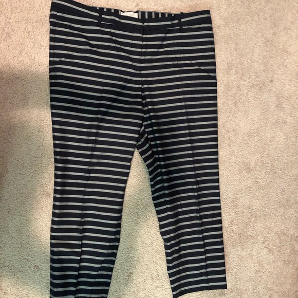 Slim Cropped Pants - Picture 2 of 3